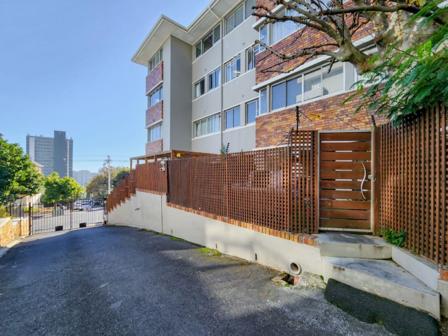 2 Bedroom Property for Sale in Sea Point Western Cape
